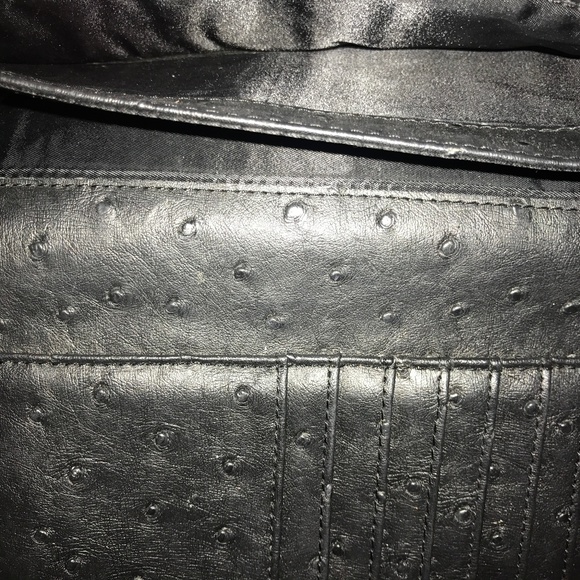 Guess - Picture 3 of 3